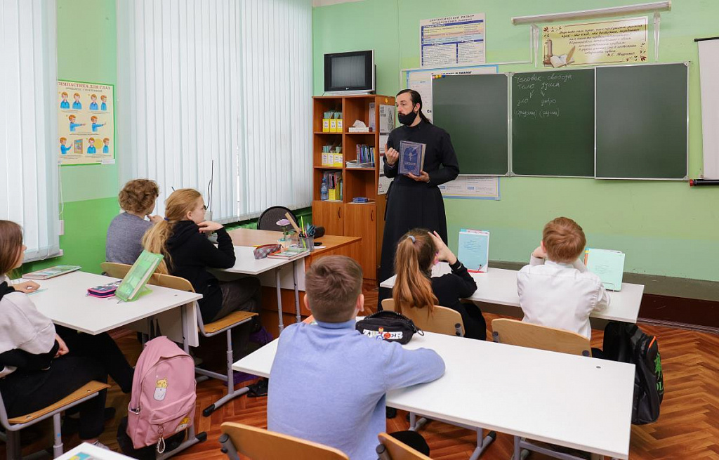 Моу лицей 9 орехово-зуево. Моу демиховский лицей. Гуманитарный лицей орехово-зуево. Димихово литсей 1сентиябрь фото. Демиховский лицей орехово-зуево.